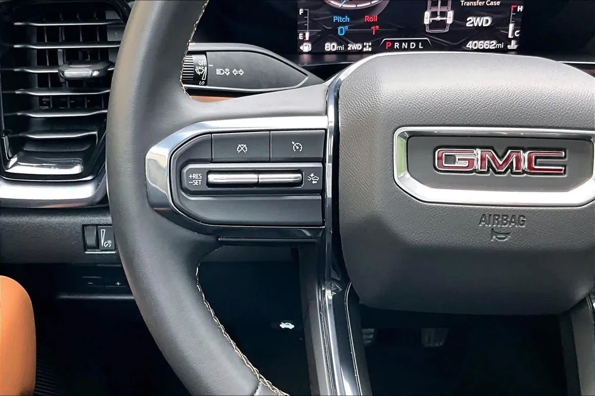 2023 GMC Canyon 4WD AT4 thumbnail 24