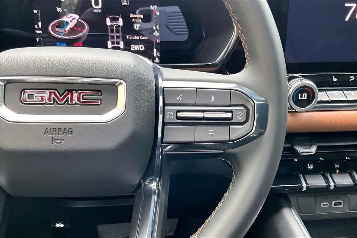 2023 GMC Canyon 4WD AT4 thumbnail 25