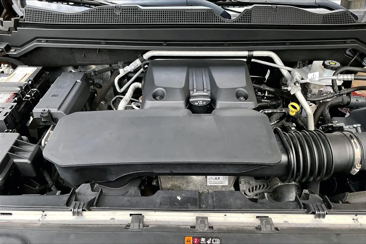 2023 GMC Canyon 4WD AT4 thumbnail 32