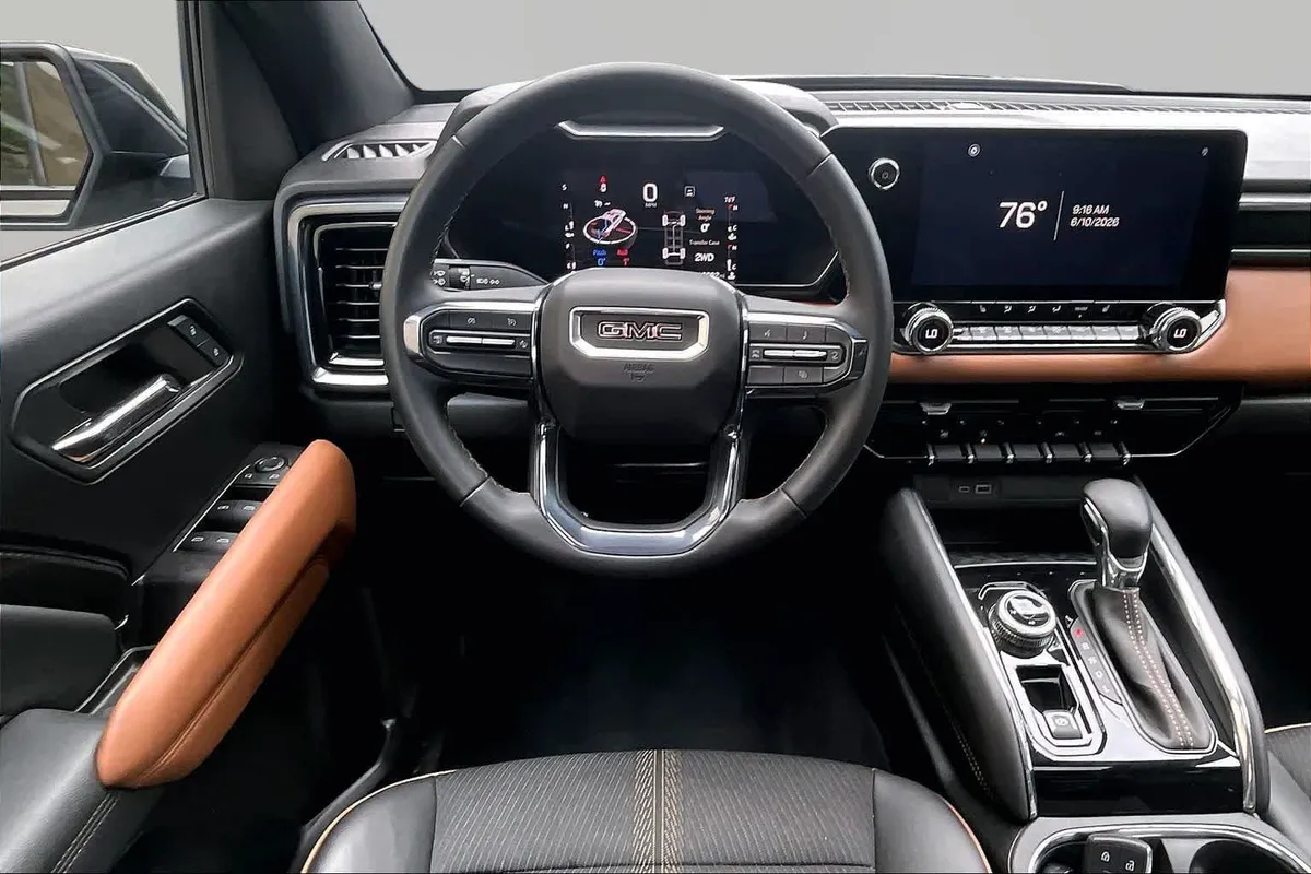 2023 GMC Canyon 4WD AT4 thumbnail 6