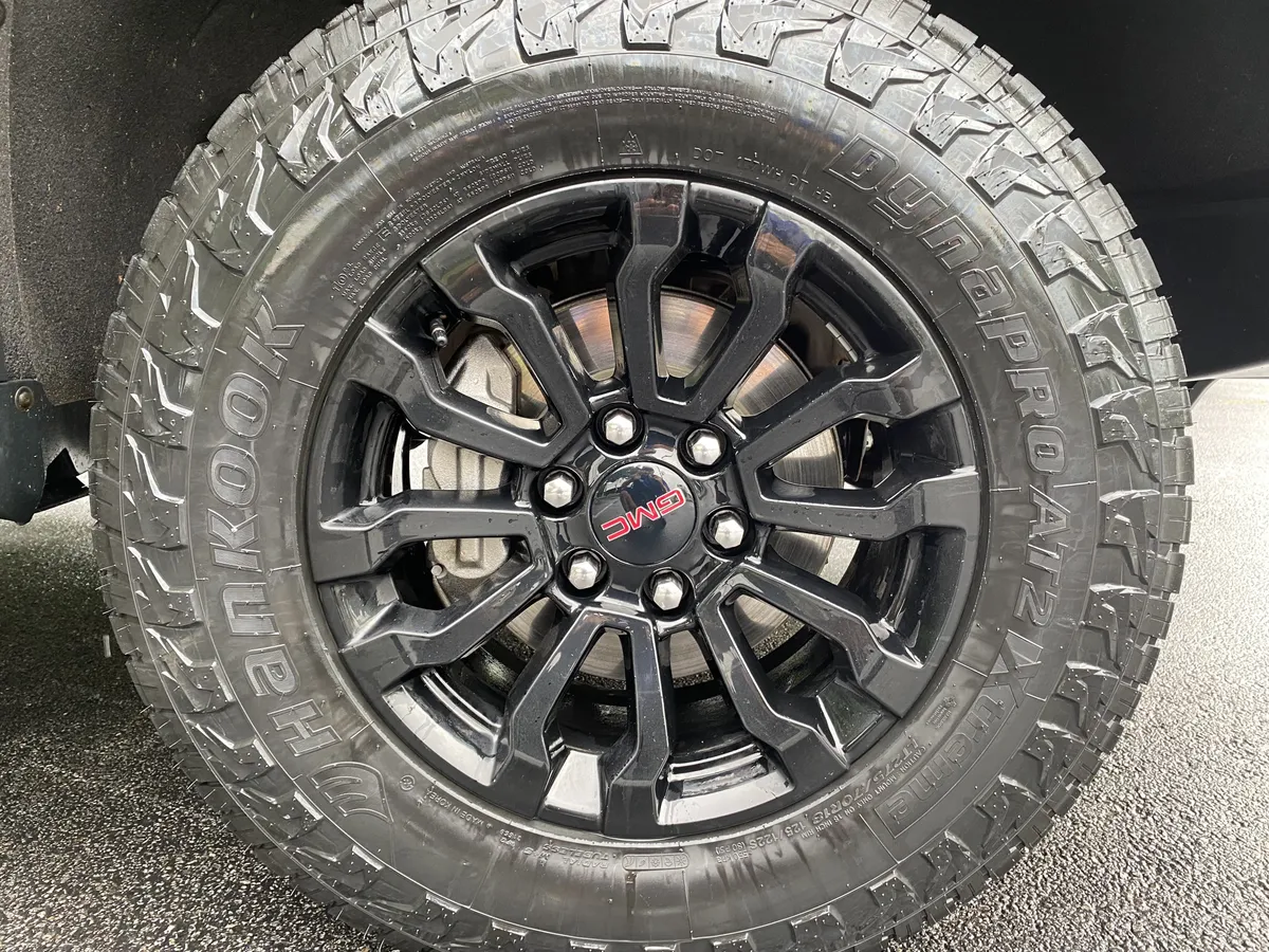 2023 GMC Sierra 1500 AT4X thumbnail 13