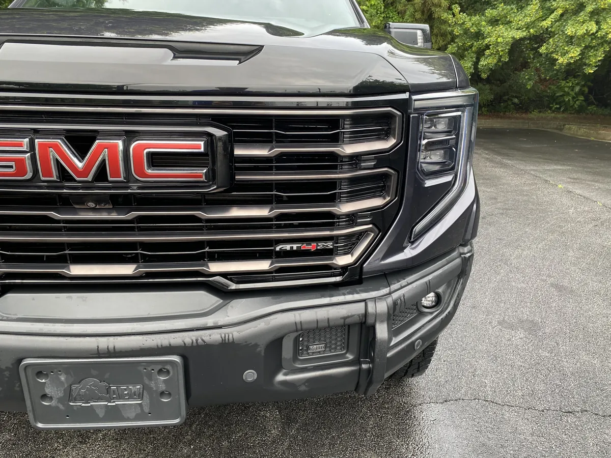 2023 GMC Sierra 1500 AT4X thumbnail 14