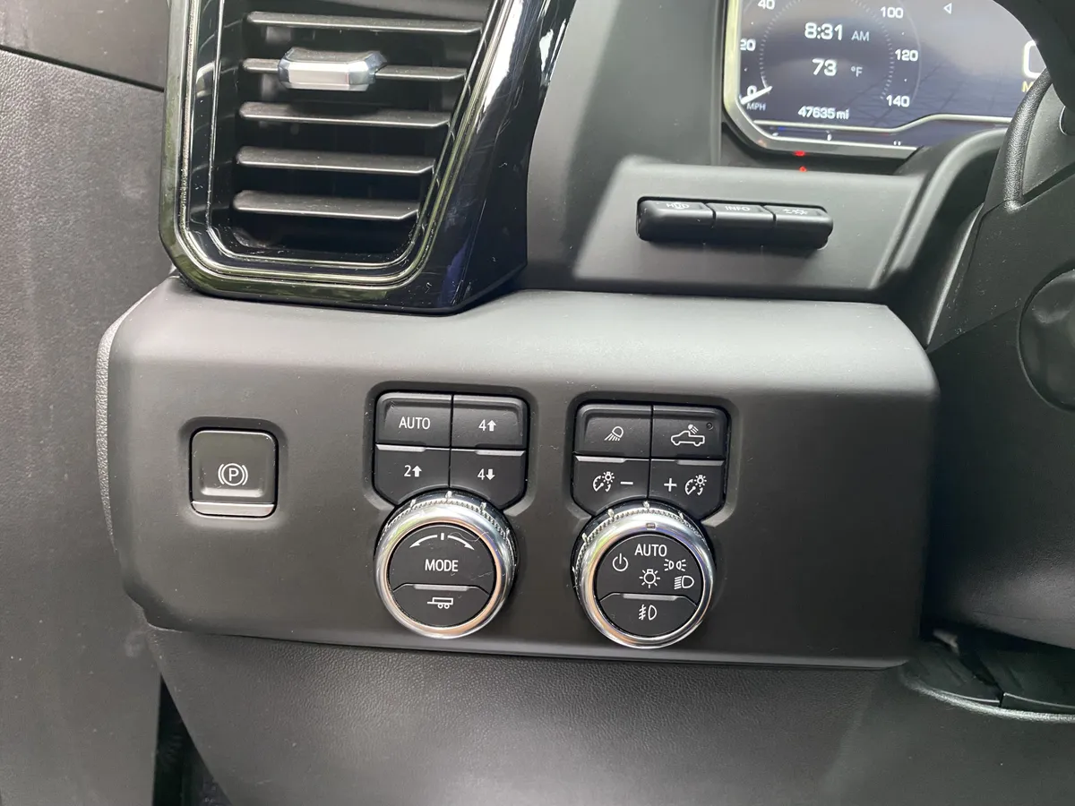 2023 GMC Sierra 1500 AT4X thumbnail 18