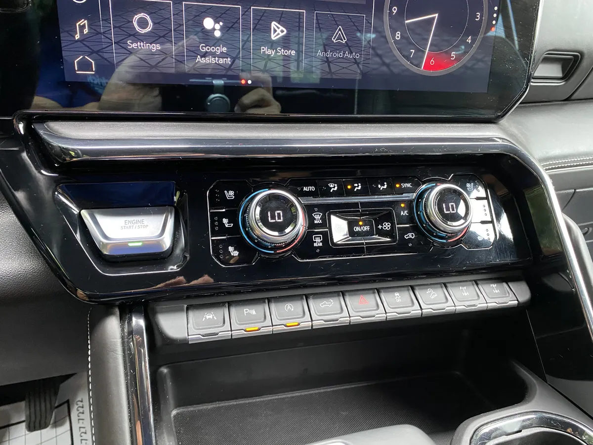 2023 GMC Sierra 1500 AT4X thumbnail 29