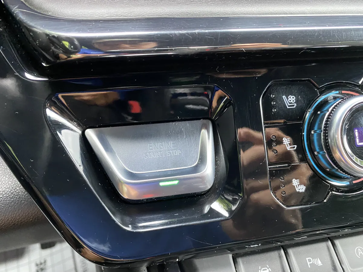2023 GMC Sierra 1500 AT4X thumbnail 30