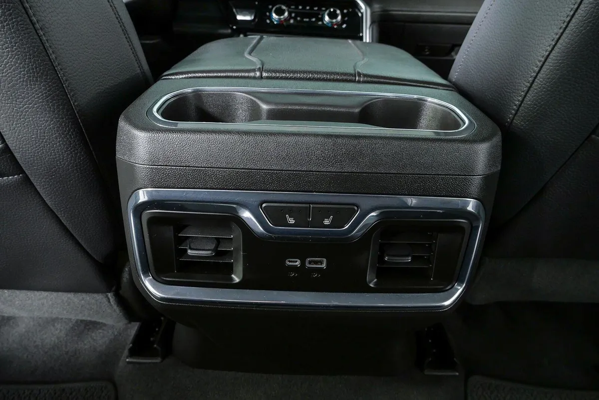 2023 GMC Sierra 1500 Denali thumbnail 19