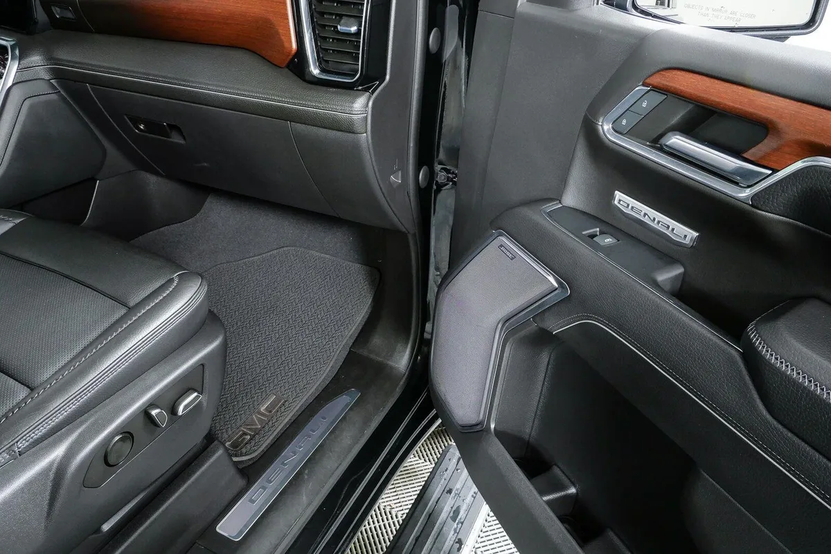 2023 GMC Sierra 1500 Denali thumbnail 25