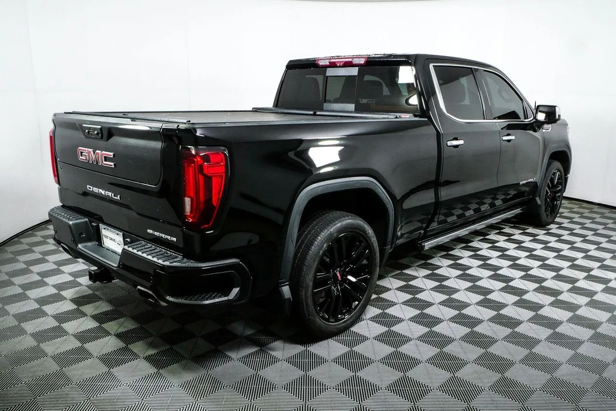 2023 GMC Sierra 1500 Denali thumbnail 3