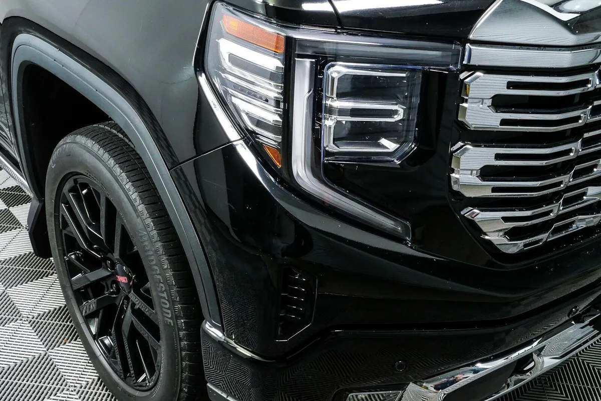 2023 GMC Sierra 1500 Denali thumbnail 35