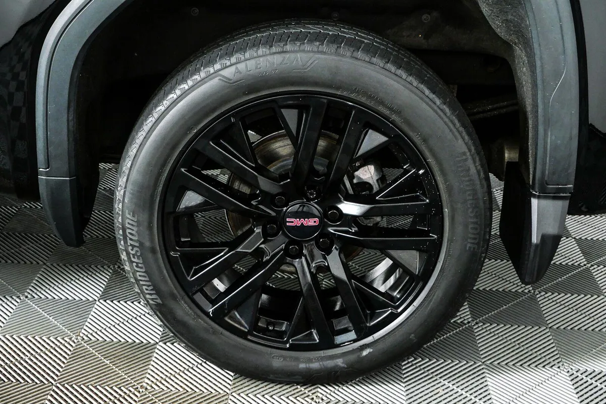 2023 GMC Sierra 1500 Denali thumbnail 36