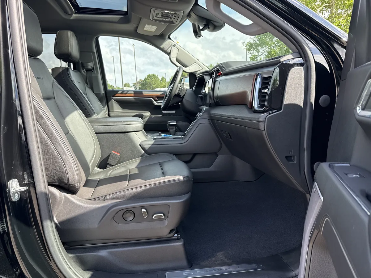 2023 GMC Sierra 1500 Denali thumbnail 14