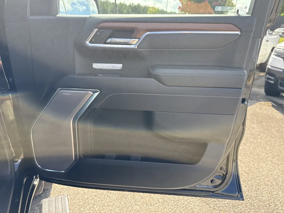 2023 GMC Sierra 1500 Denali thumbnail 15