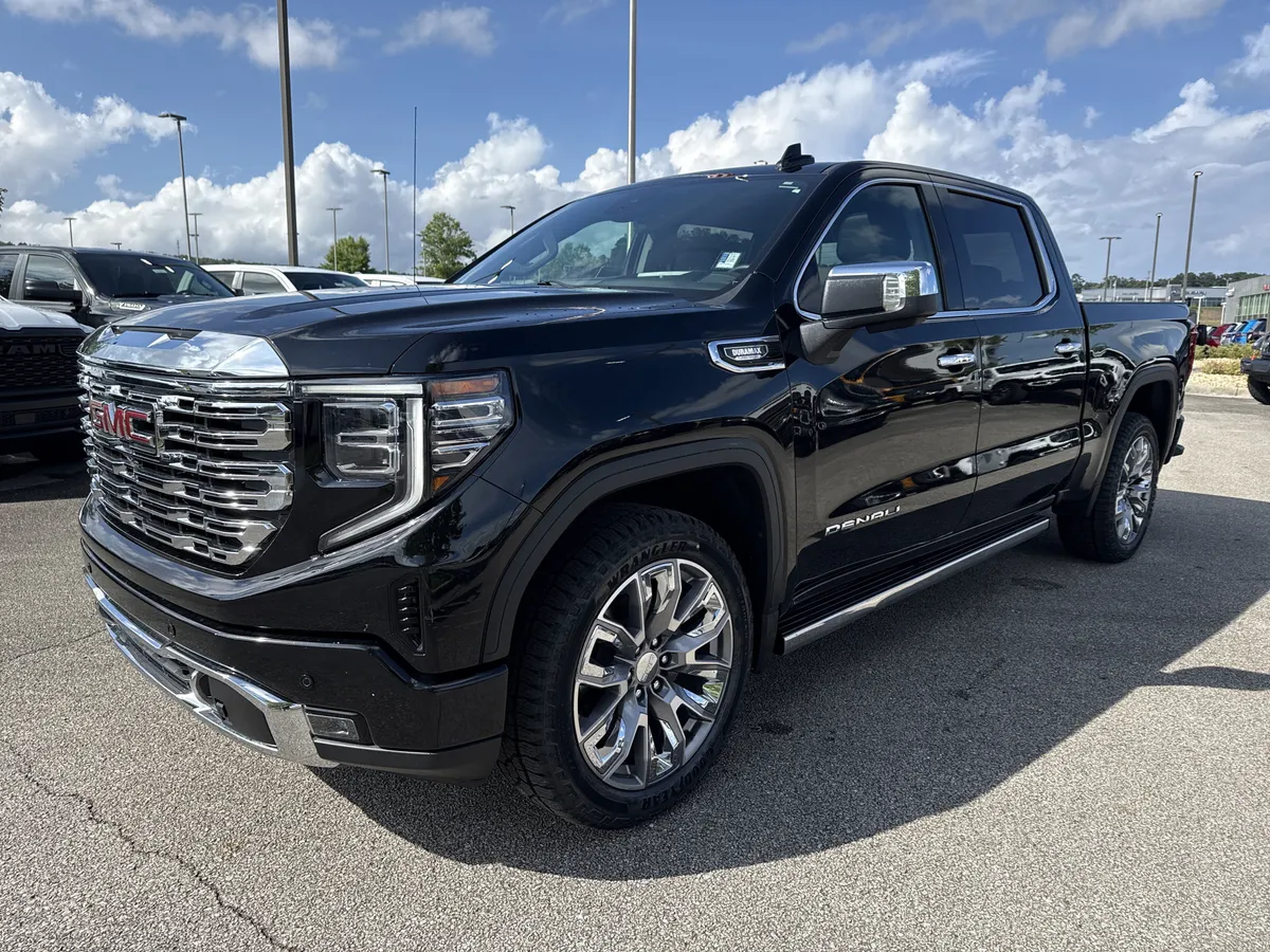 2023 GMC Sierra 1500 Denali thumbnail 3