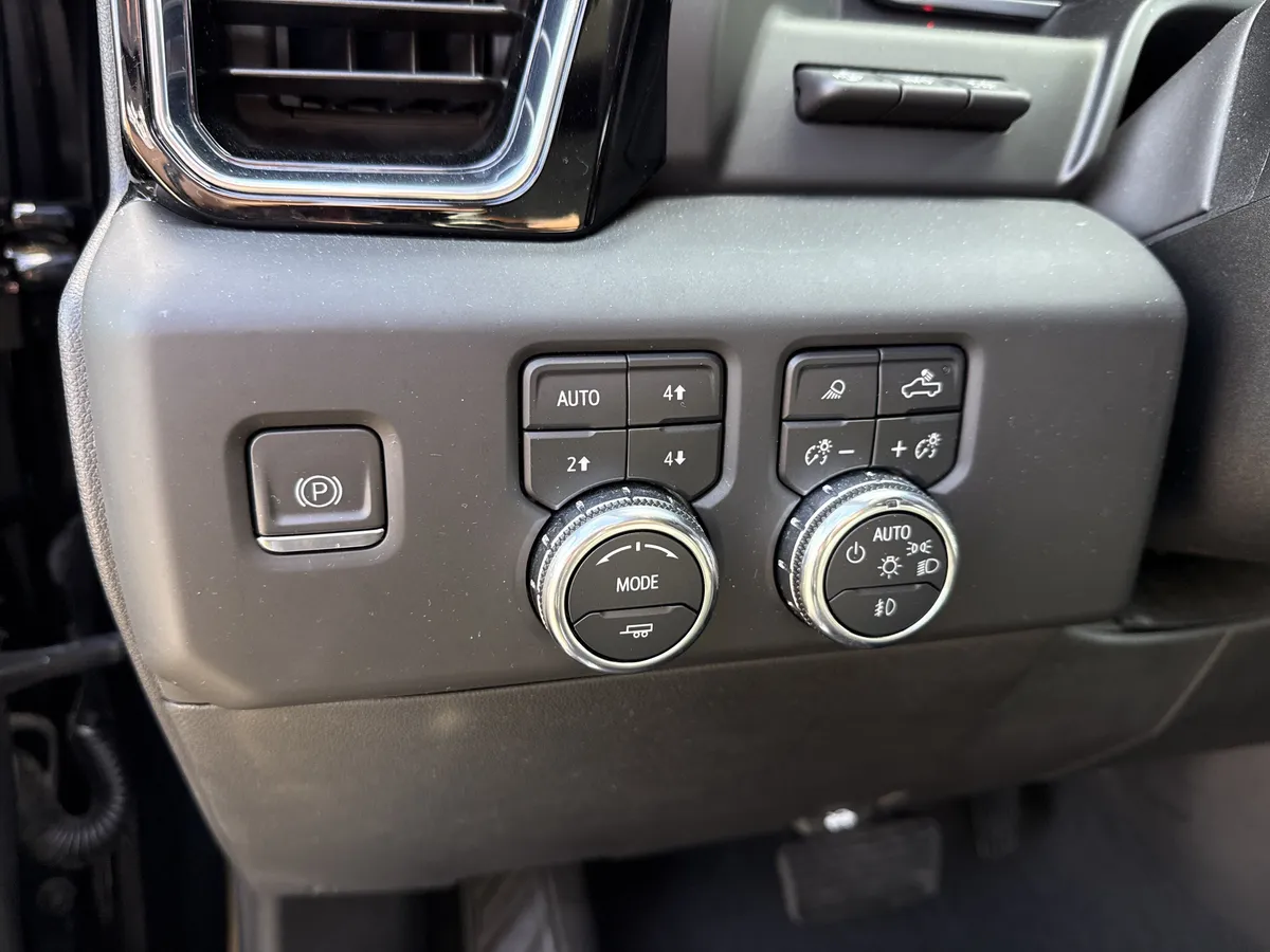 2023 GMC Sierra 1500 Denali thumbnail 30