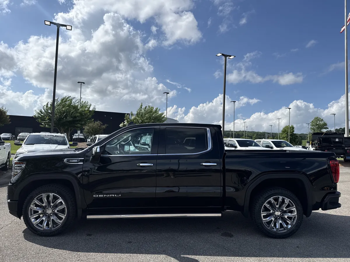 2023 GMC Sierra 1500 Denali thumbnail 4