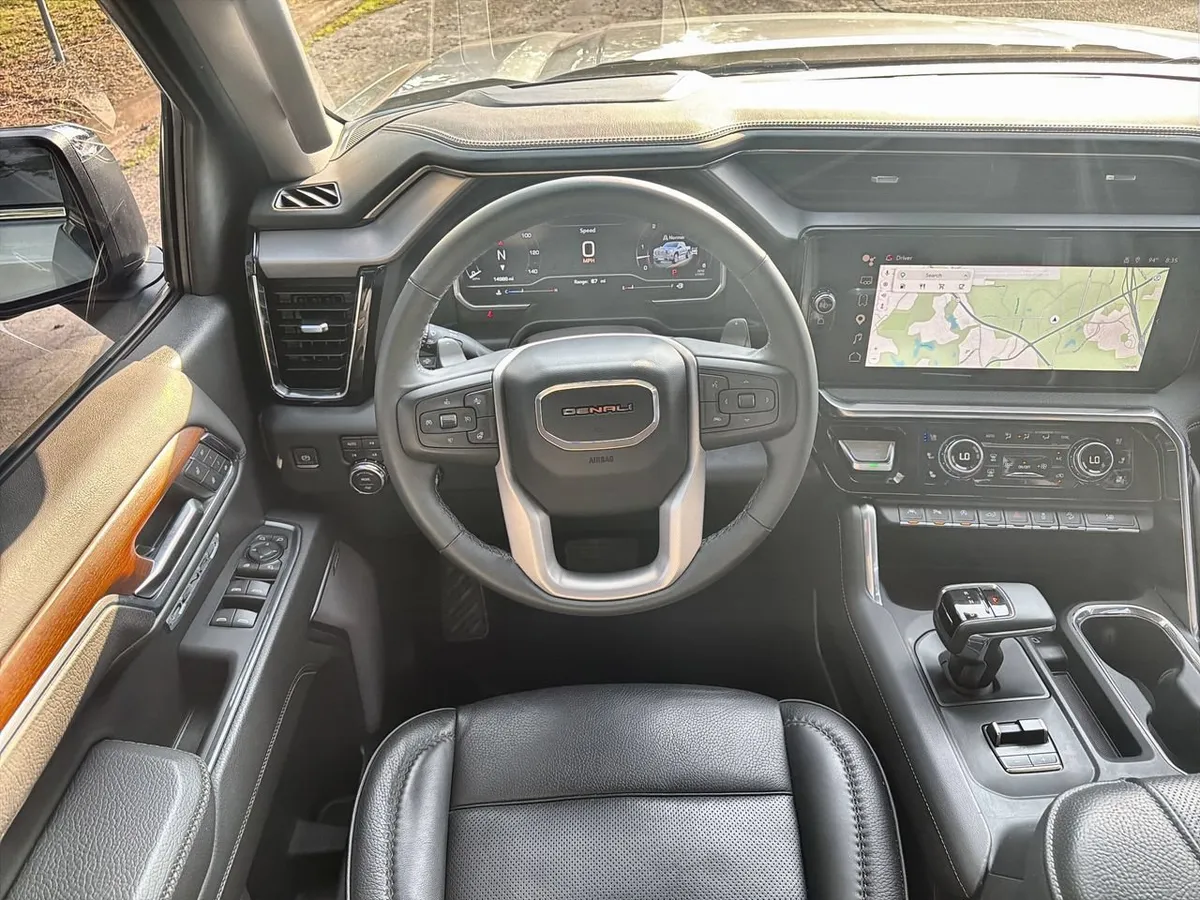 2023 GMC Sierra 1500 Denali thumbnail 10