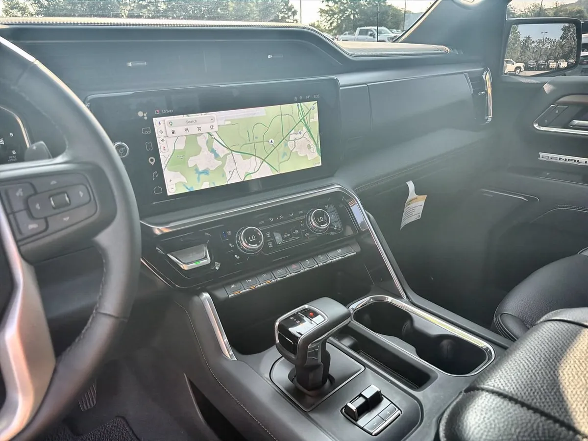 2023 GMC Sierra 1500 Denali thumbnail 11