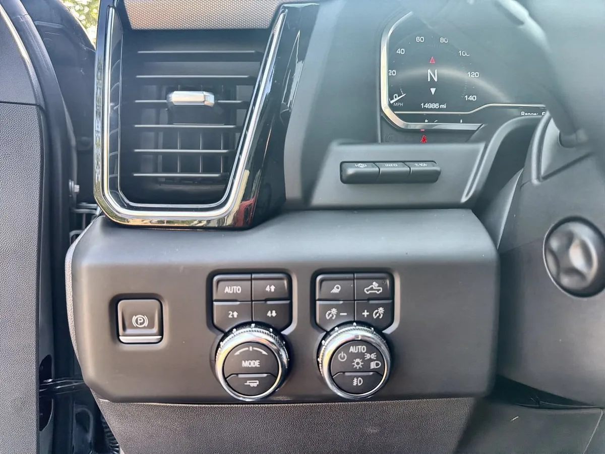 2023 GMC Sierra 1500 Denali thumbnail 15