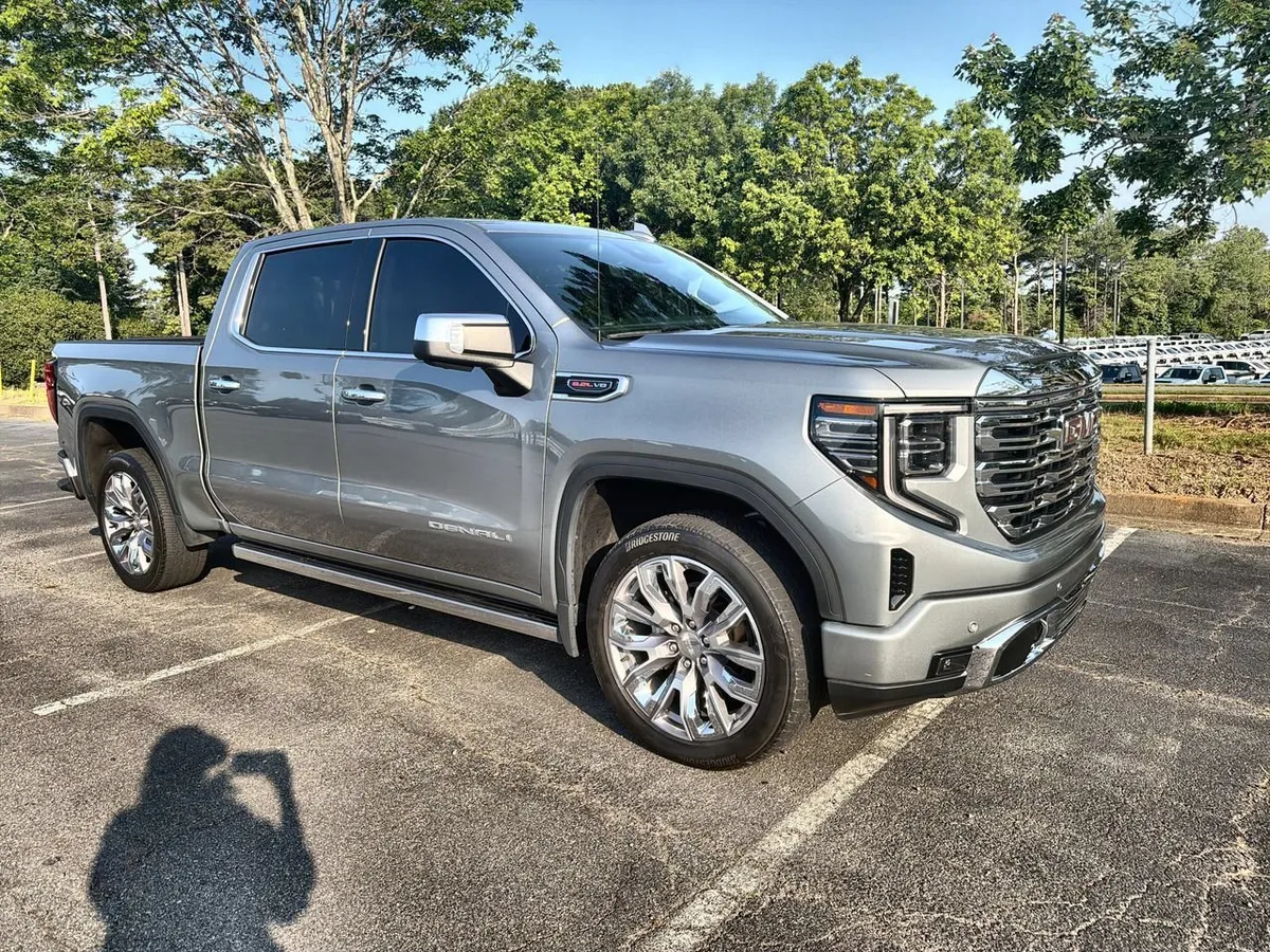 2023 GMC Sierra 1500 Denali thumbnail 2