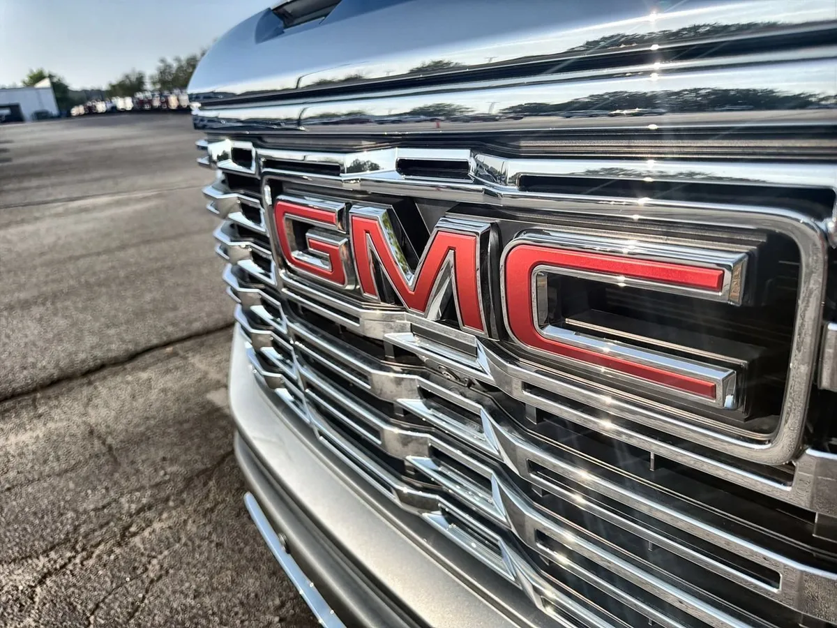 2023 GMC Sierra 1500 Denali thumbnail 26