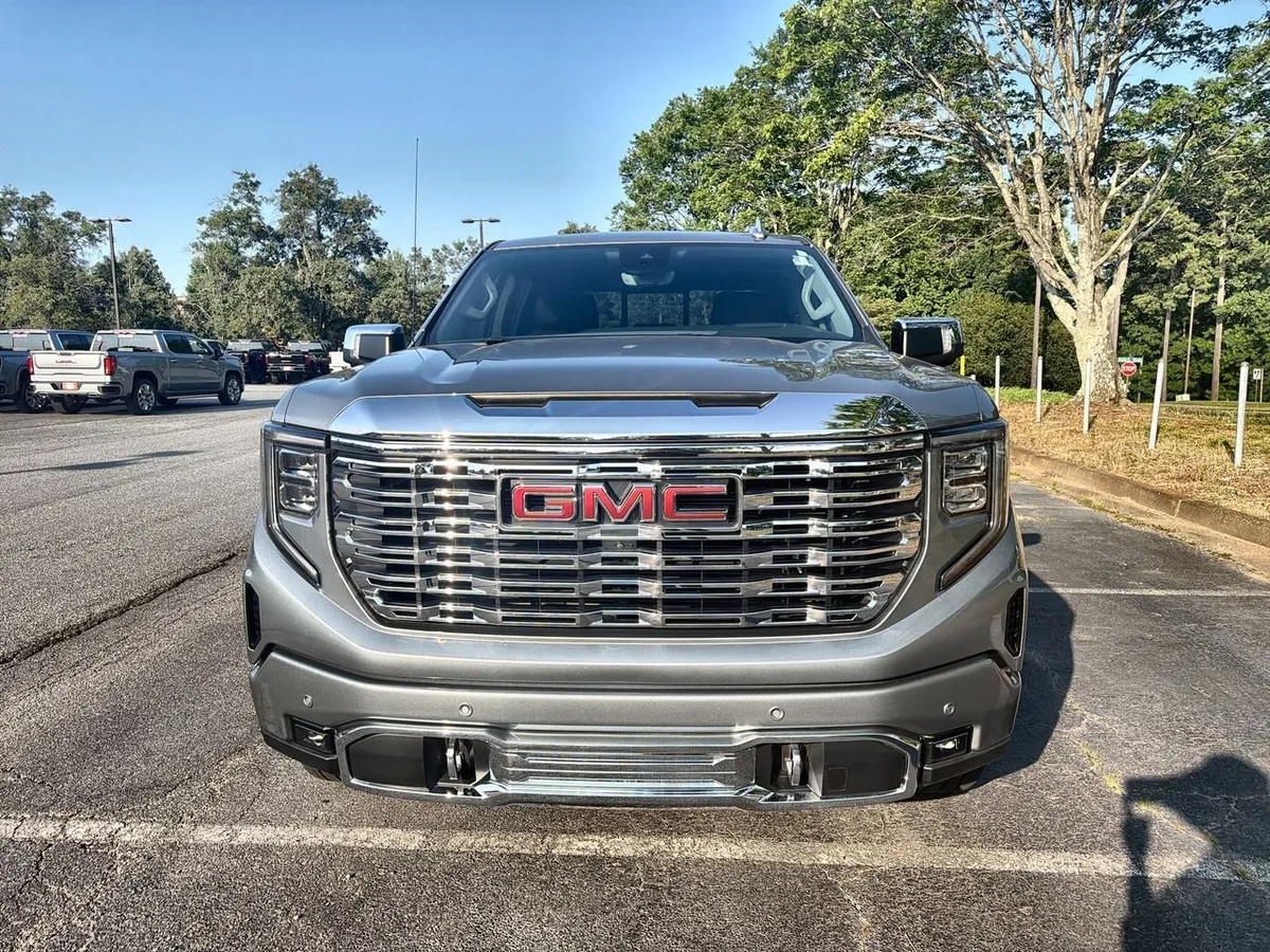 2023 GMC Sierra 1500 Denali thumbnail 3