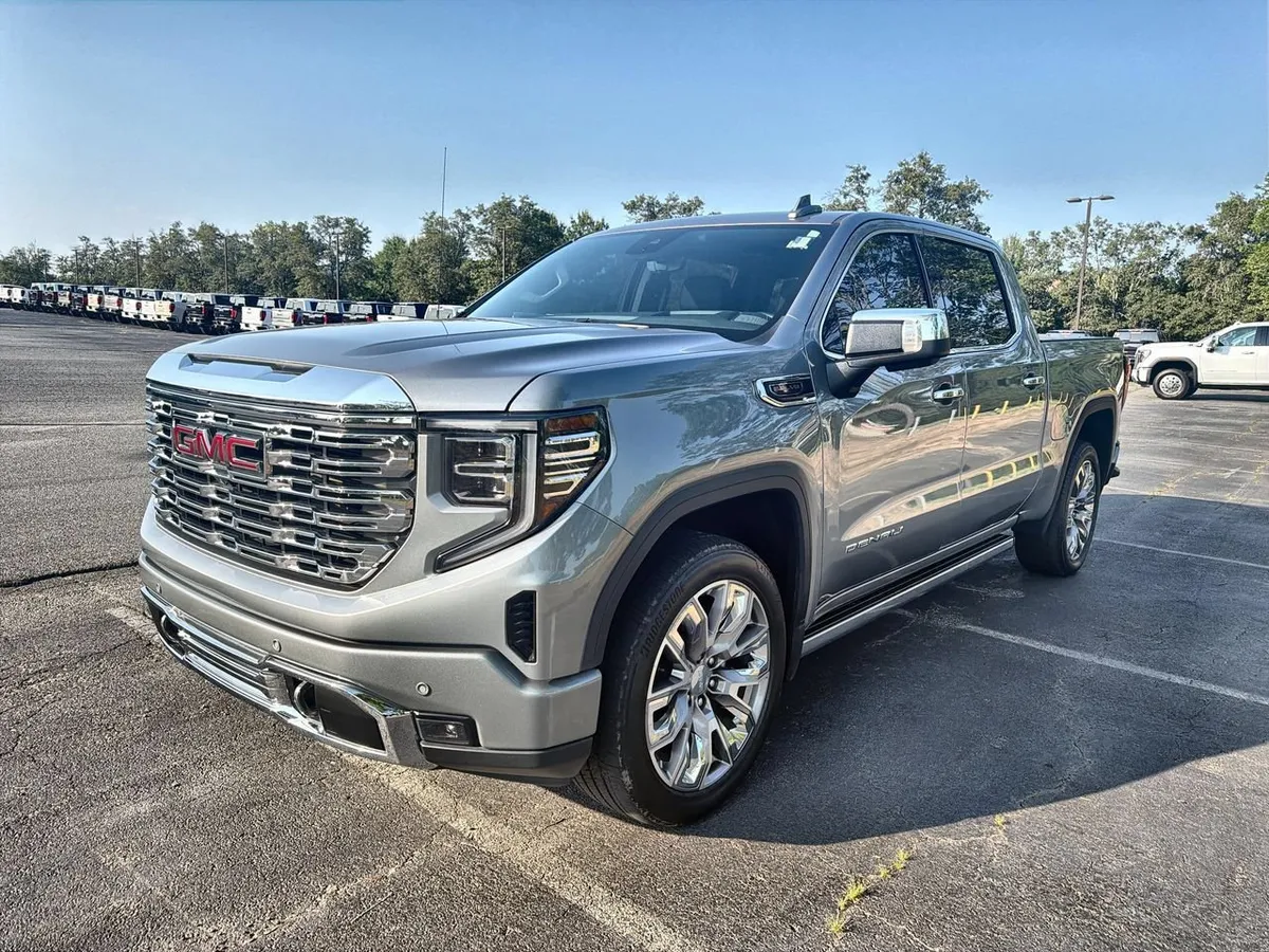 2023 GMC Sierra 1500 Denali thumbnail 4