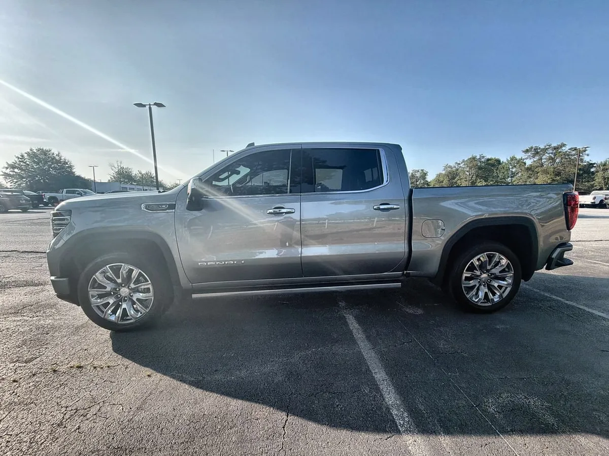 2023 GMC Sierra 1500 Denali thumbnail 5