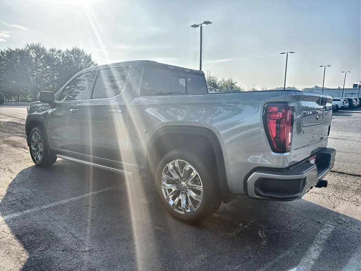 2023 GMC Sierra 1500 Denali thumbnail 6