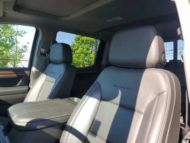 2023 GMC Sierra 1500 Denali thumbnail 13