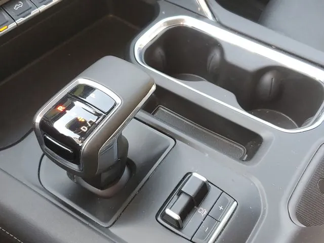 2023 GMC Sierra 1500 Denali thumbnail 24