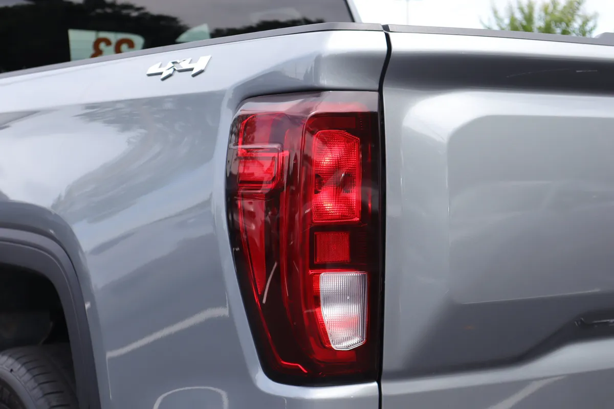 2023 GMC Sierra 1500 Elevation thumbnail 32
