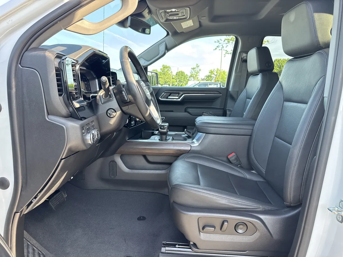 2023 GMC Sierra 1500 SLT thumbnail 15