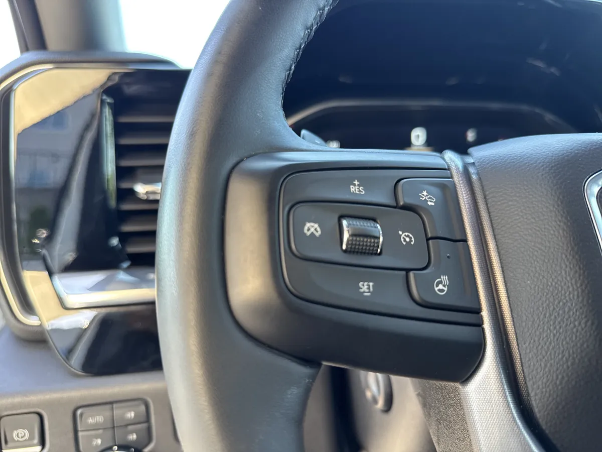 2023 GMC Sierra 1500 SLT thumbnail 18