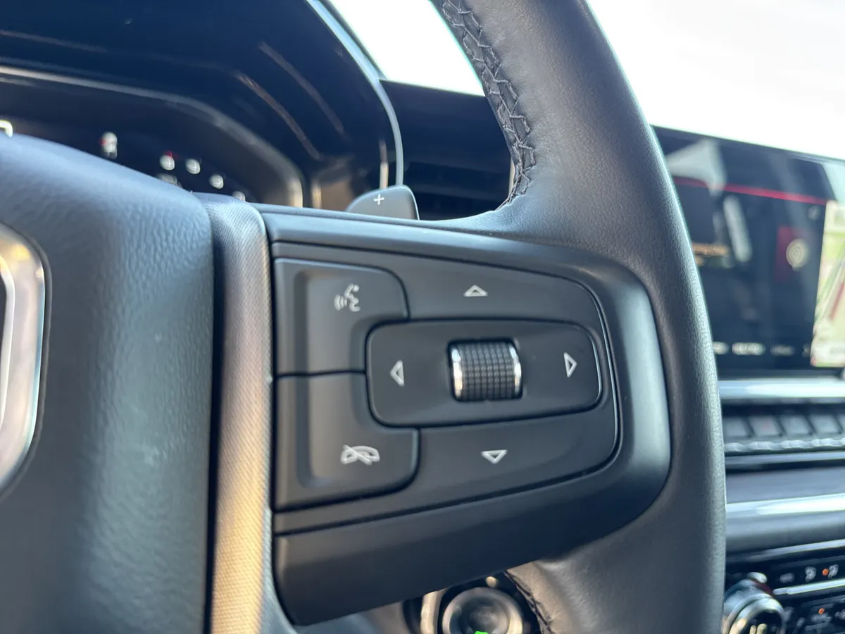2023 GMC Sierra 1500 SLT thumbnail 19