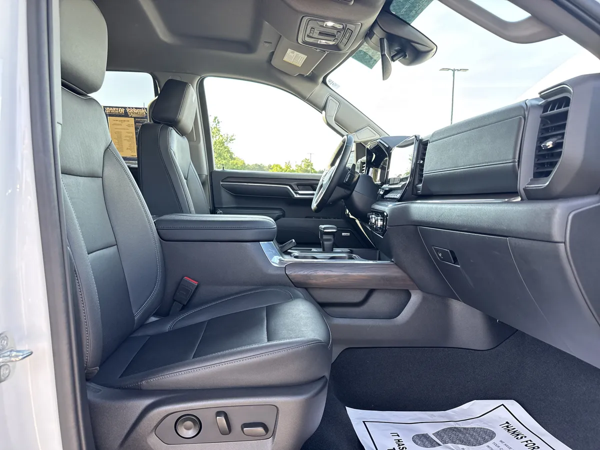 2023 GMC Sierra 1500 SLT thumbnail 29