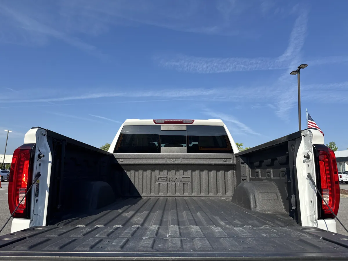 2023 GMC Sierra 1500 SLT thumbnail 31