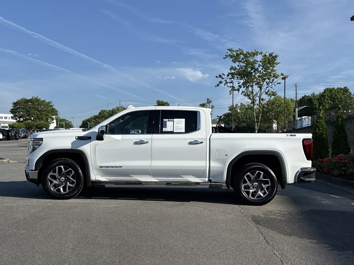 2023 GMC Sierra 1500 SLT thumbnail 6