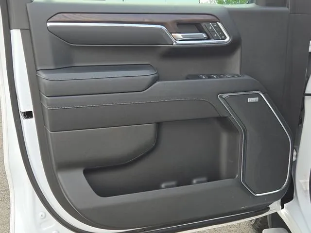 2023 GMC Sierra 1500 SLT thumbnail 15