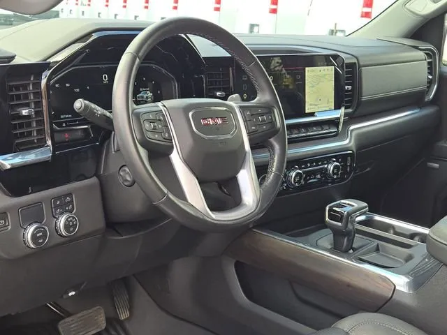 2023 GMC Sierra 1500 SLT thumbnail 17