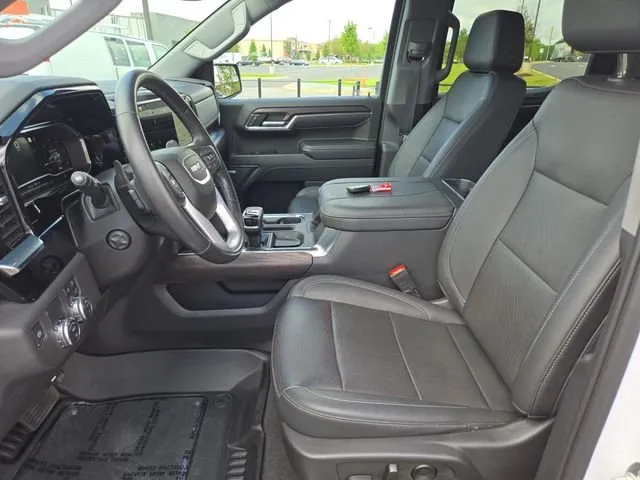 2023 GMC Sierra 1500 SLT thumbnail 18
