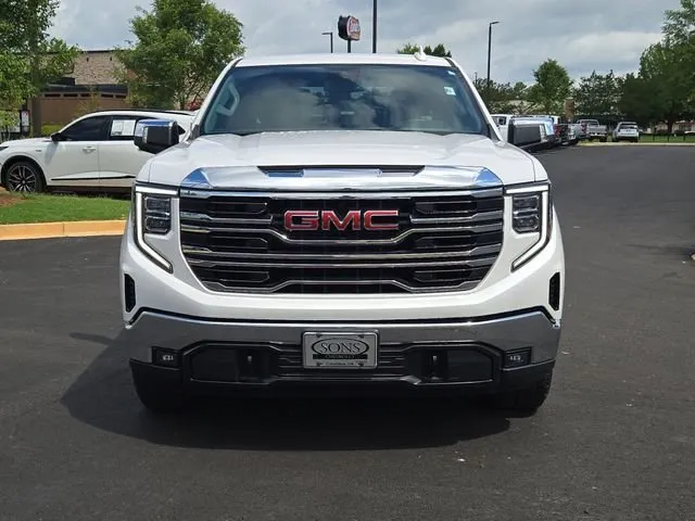 2023 GMC Sierra 1500 SLT thumbnail 3