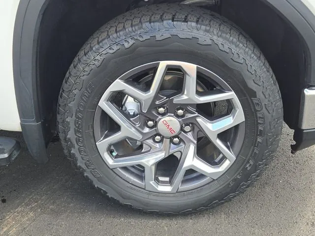 2023 GMC Sierra 1500 SLT thumbnail 7