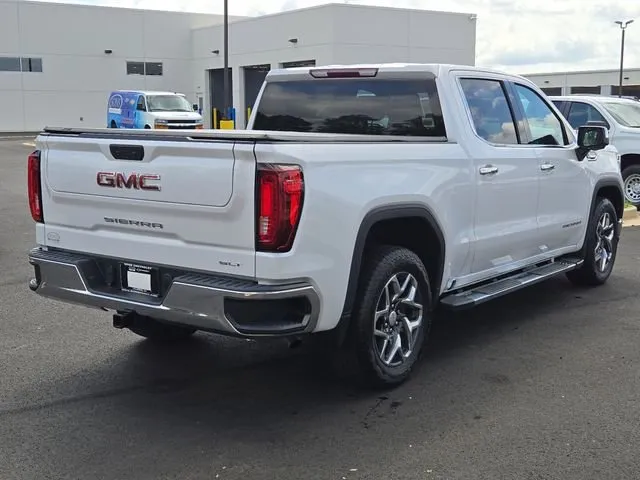 2023 GMC Sierra 1500 SLT thumbnail 9