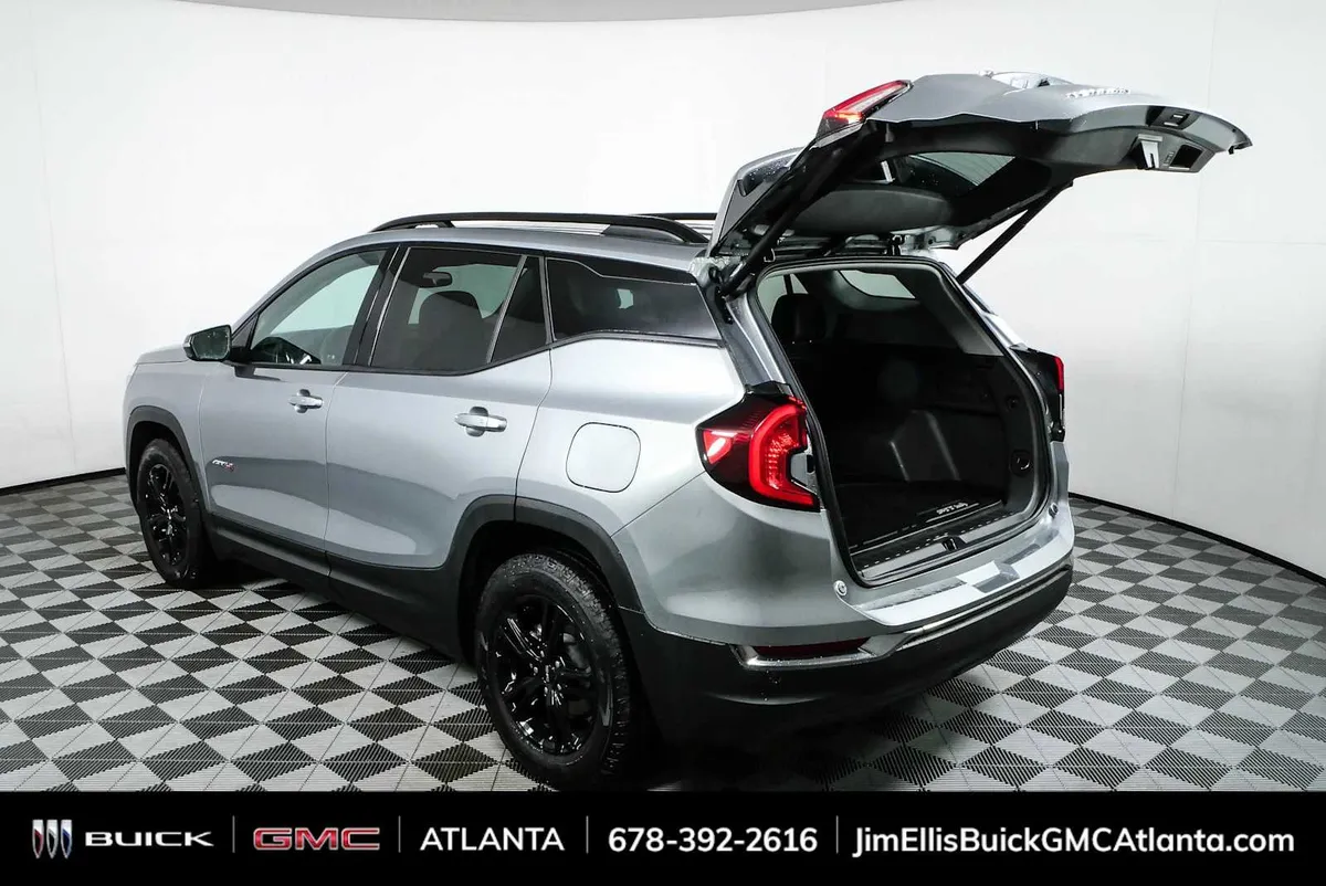 2023 GMC Terrain AT4 thumbnail 32