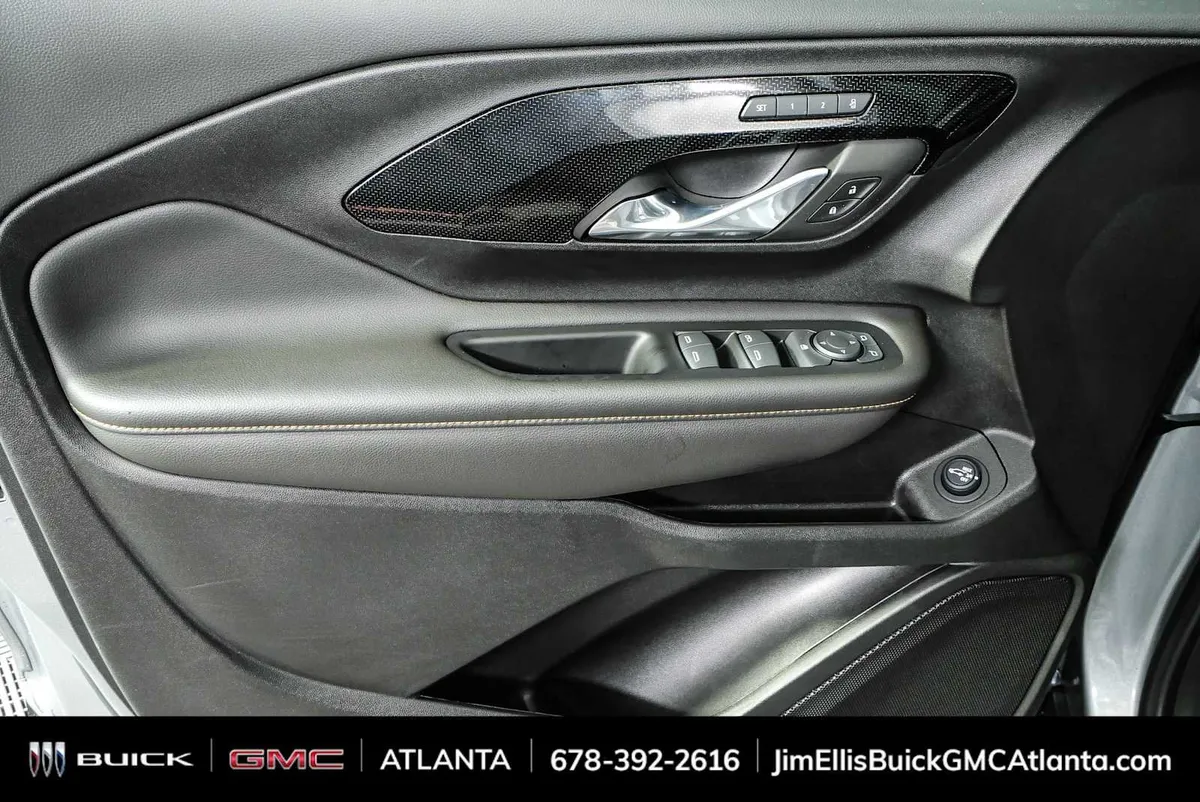 2023 GMC Terrain AT4 thumbnail 6