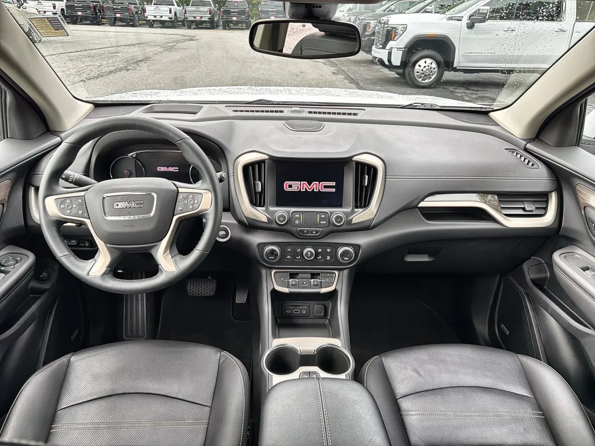 2023 GMC Terrain Denali thumbnail 17