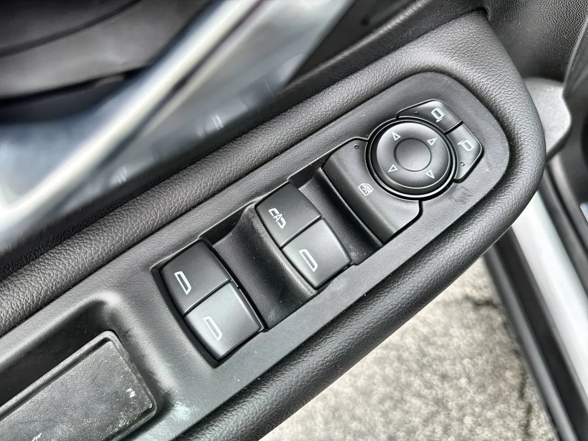 2023 GMC Terrain Denali thumbnail 19