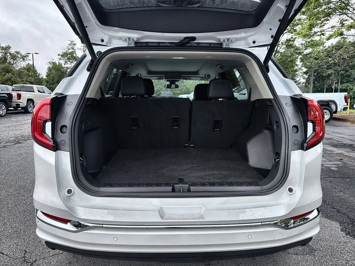 2023 GMC Terrain Denali thumbnail 21