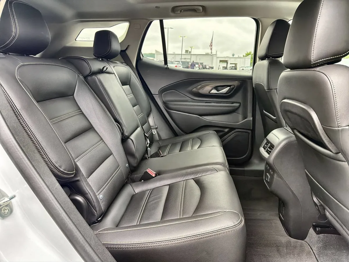 2023 GMC Terrain Denali thumbnail 22