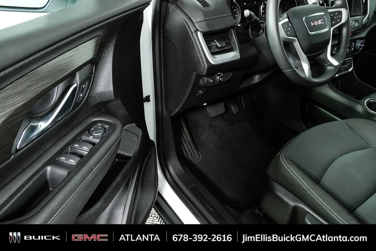 2023 GMC Terrain SLE thumbnail 7